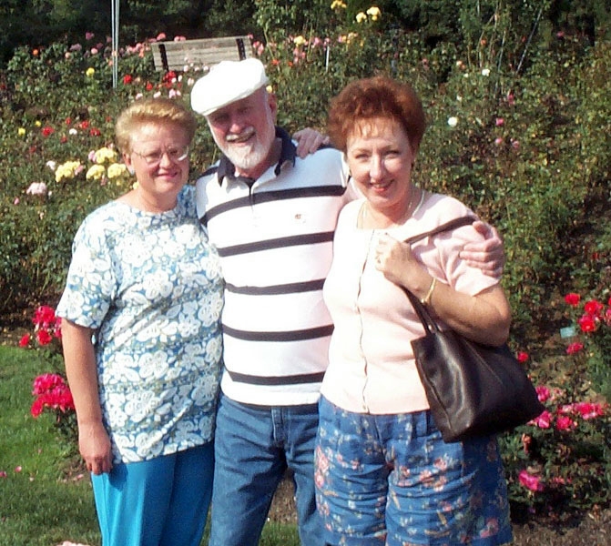 ../Images/Diana, John, Kitzen Portland Rose Garden 99.jpg